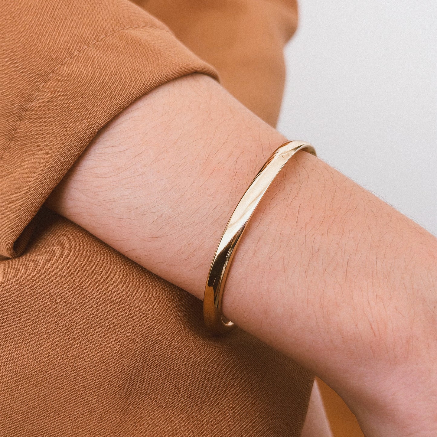 Bracelete Tubo Liso Torcido